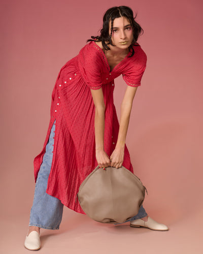 カジュアルバカンススタイルには<br>ナチュラルカラーを