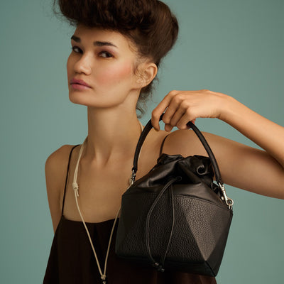 <Kolmio> [VALO] 05 KINCHAKU / Black x Black