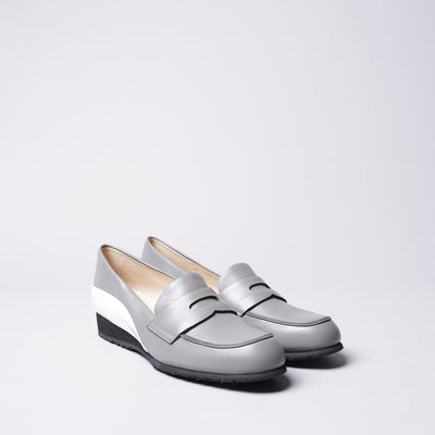 <IUI> Loafer / Grey x White