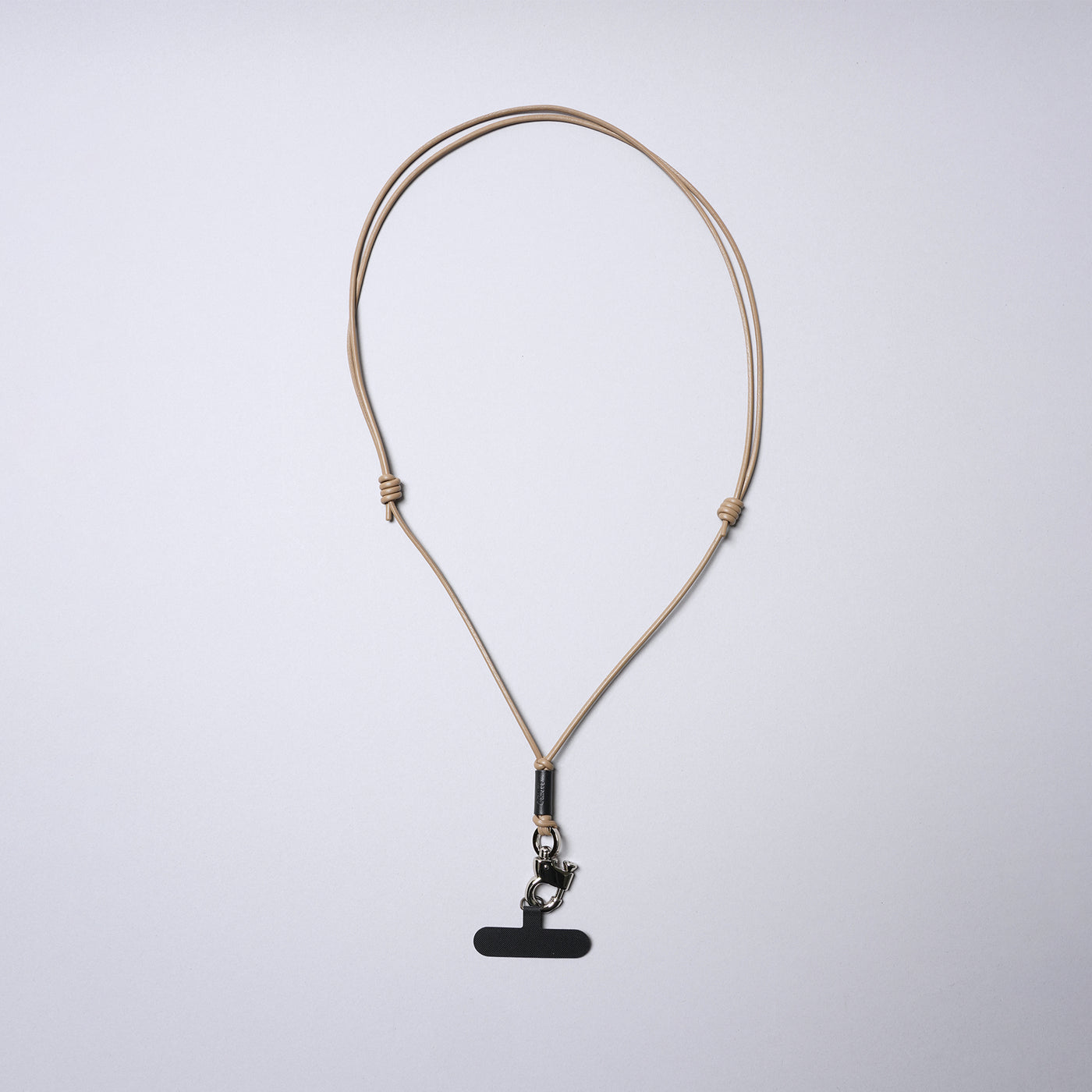 ＜センティ フラター ザ センシーズ＞スマホホルダー付きマルチレザーストラップ（プルアップフック）/キャメル