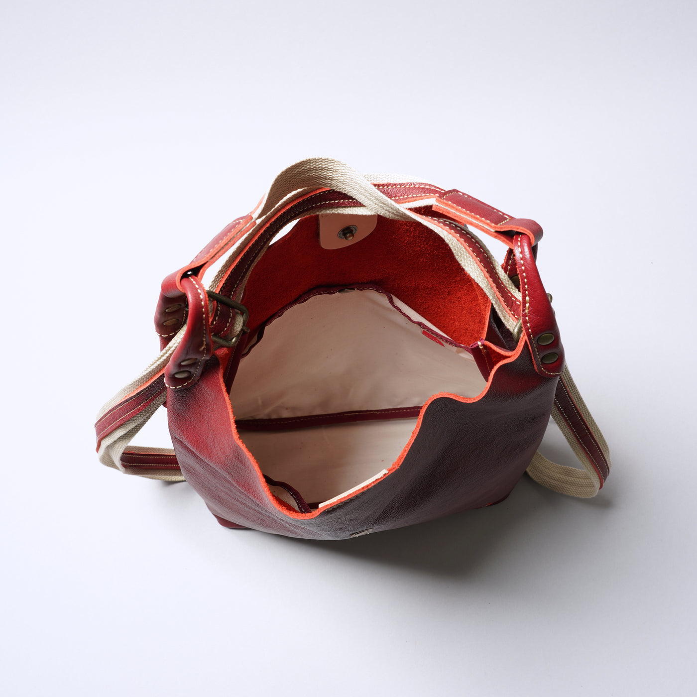 ＜レッセフェール＞ピエーザ 2wayリュック/ブラック