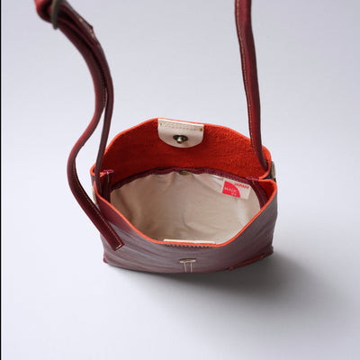 ＜レッセフェール＞ピエーザ 薄マチショルダーバッグ/キャメル