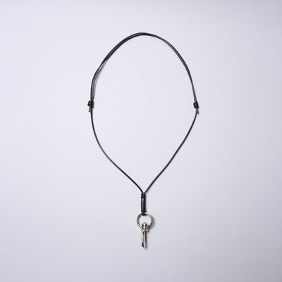 ＜センティ フラター ザ センシーズ＞マルチレザーストラップ（カラビナフック）/ブラック