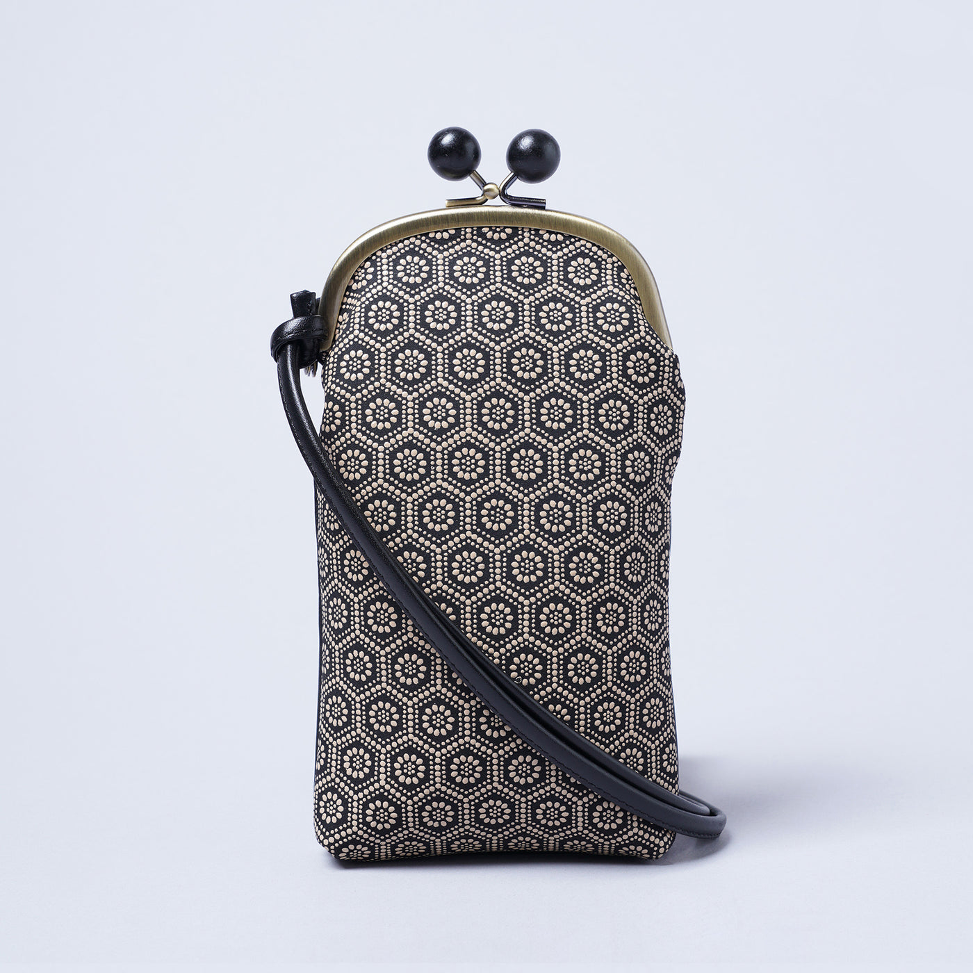 ＜kissora＞古都印傳 口金手機斜背包/瓢簞黑