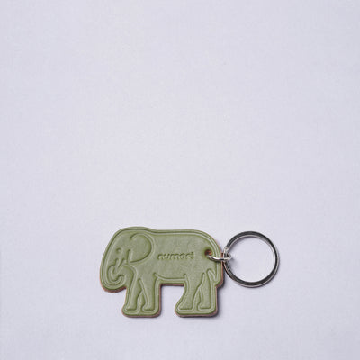 <numeri> Elephant Key Ring / Natural