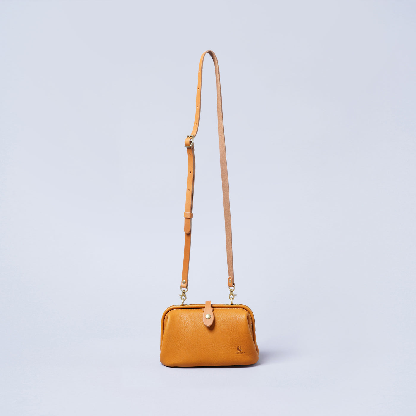 <kissora> Epika Shoulder Bag with Clasp Opening / Red