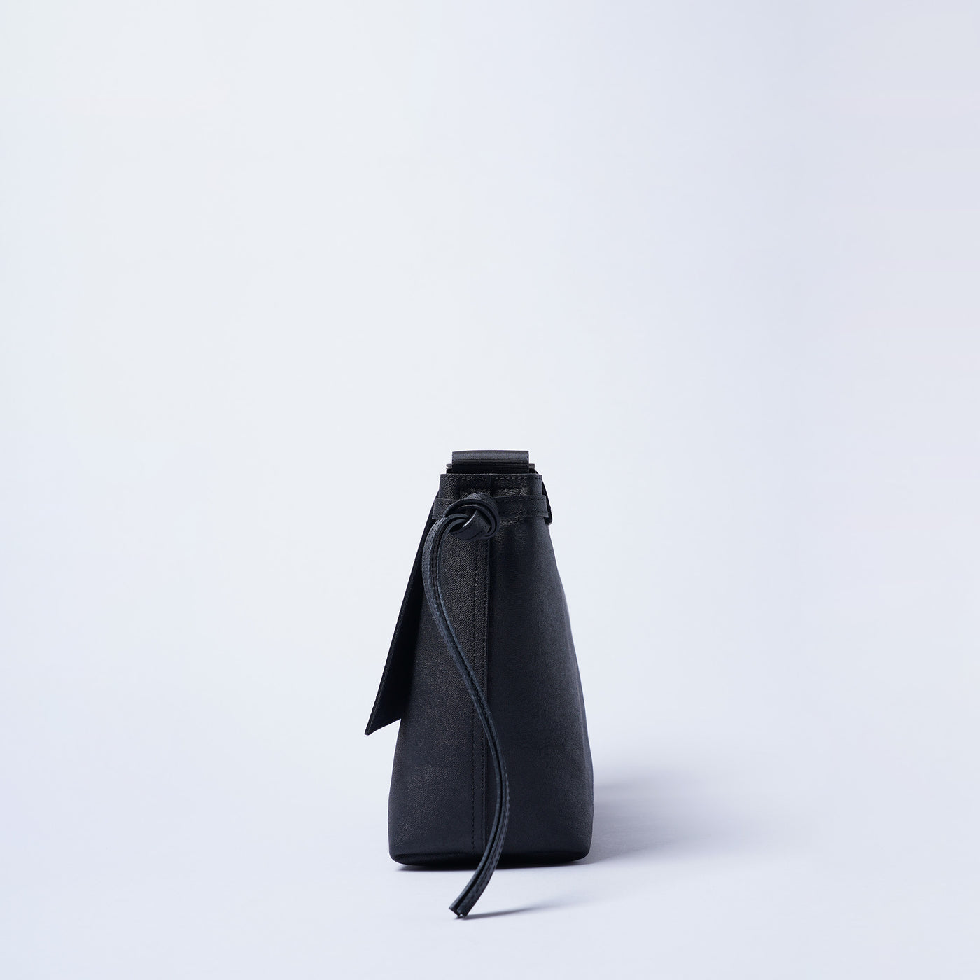 <BLACK IVORY> Square / Black