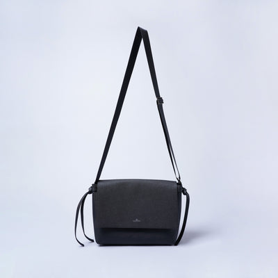 <BLACK IVORY> Square / Black