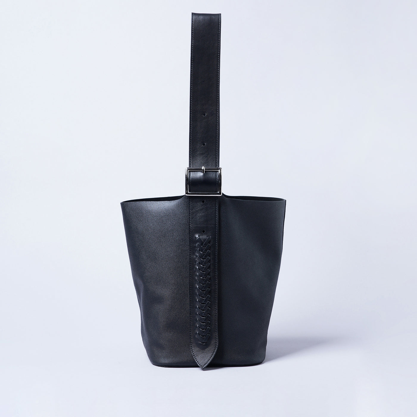 ＜BLACK IVORY＞V/黑色