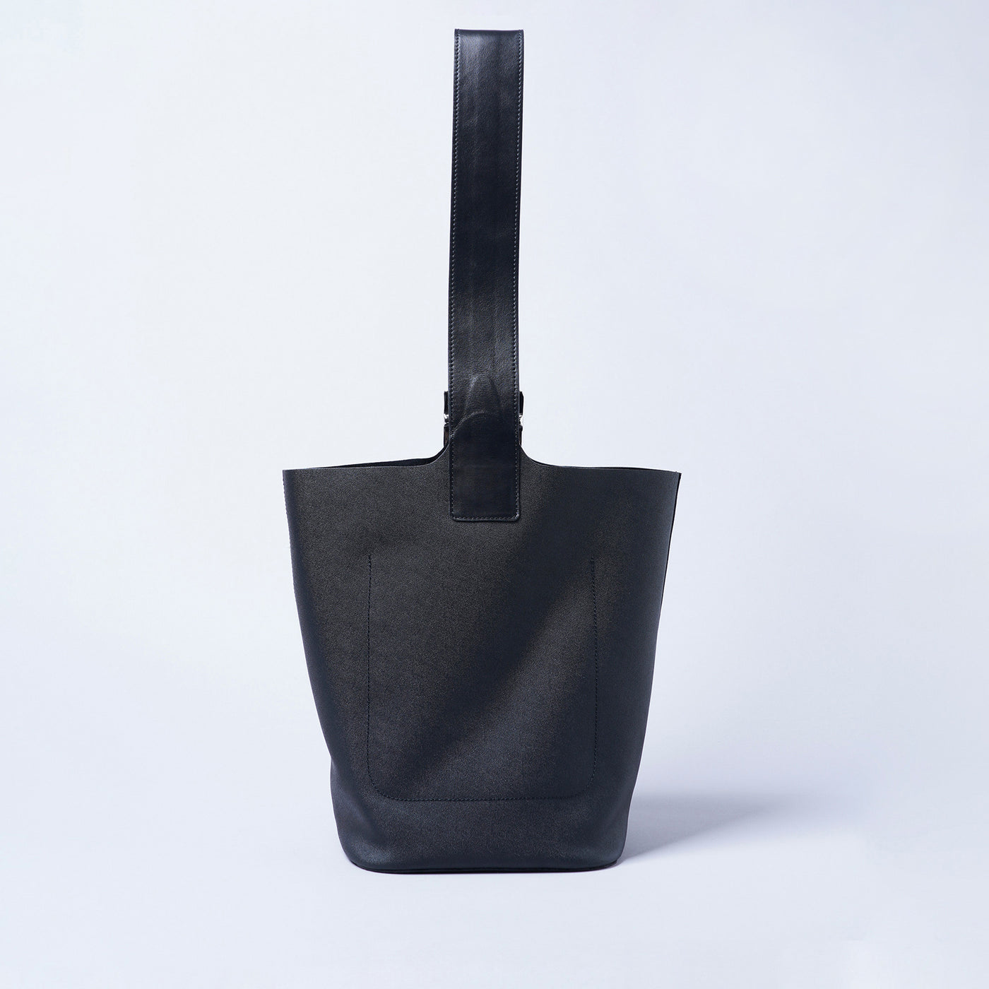 ＜BLACK IVORY＞V/黑色