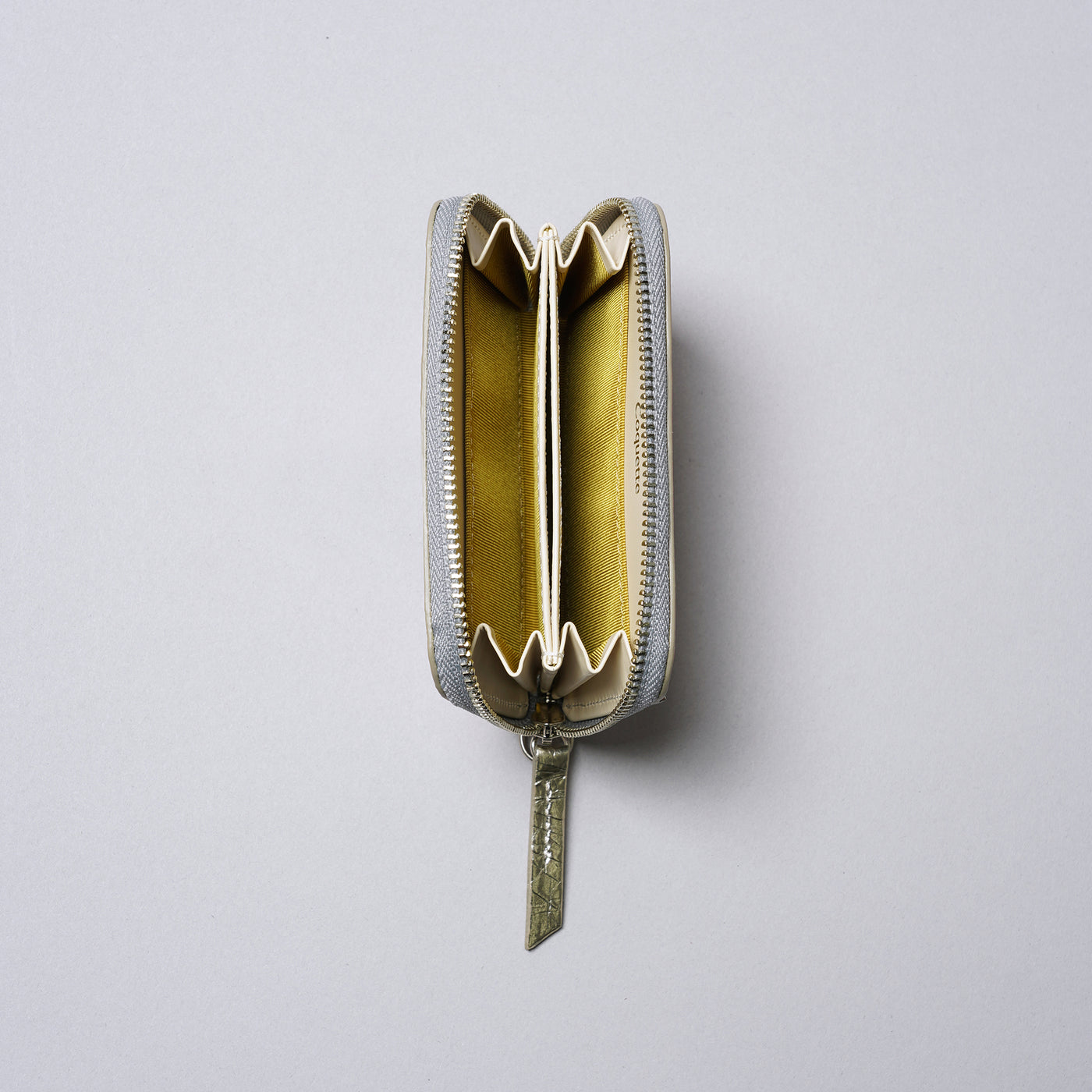 ＜コケット＞Round Mini Wallet（シャイニー）/ゴールド×ピンク