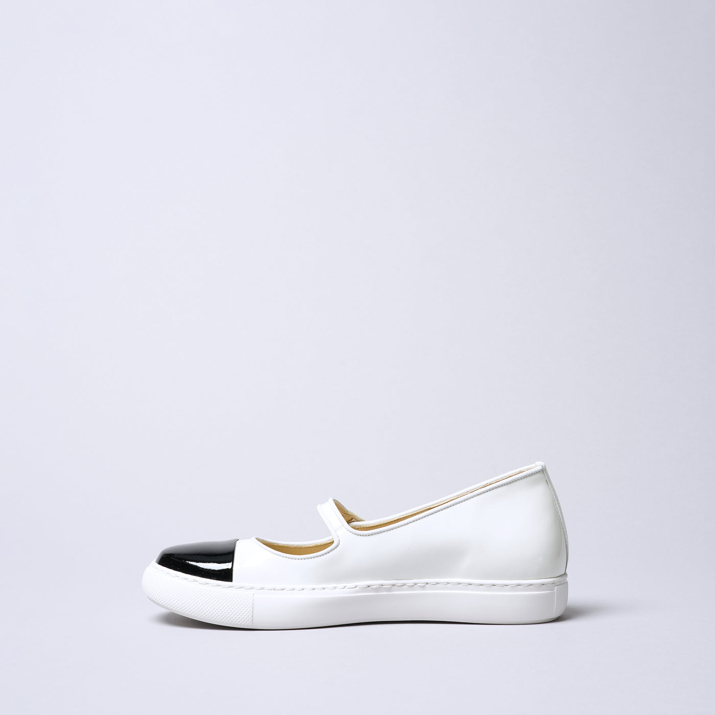 ＜アイユーアイ＞ワンストラップ スニーカー/ブラック×ブラック