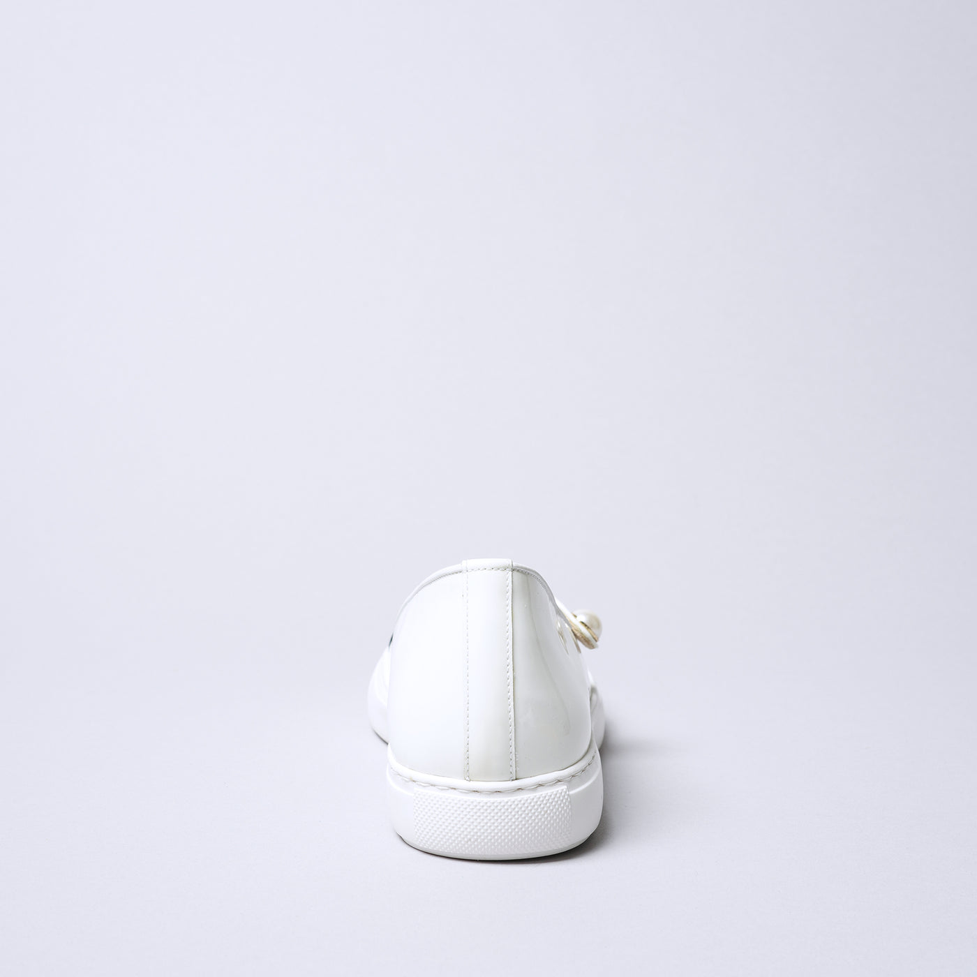 ＜IUI＞單扣帶球鞋/黑色×白色