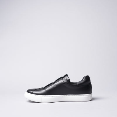 <IUI> Elastic Sneaker / Black