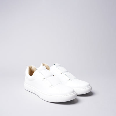 <IUI> Elastic Sneaker / Black