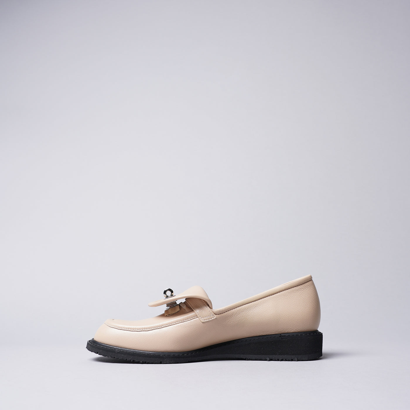 <IUI> Loafer with Buckle Detail / Beige