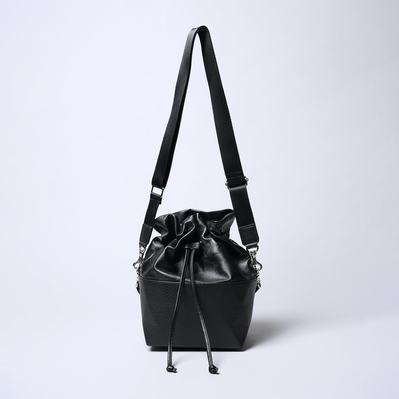 <Kolmio> [VALO] 05 KINCHAKU / Black x Black