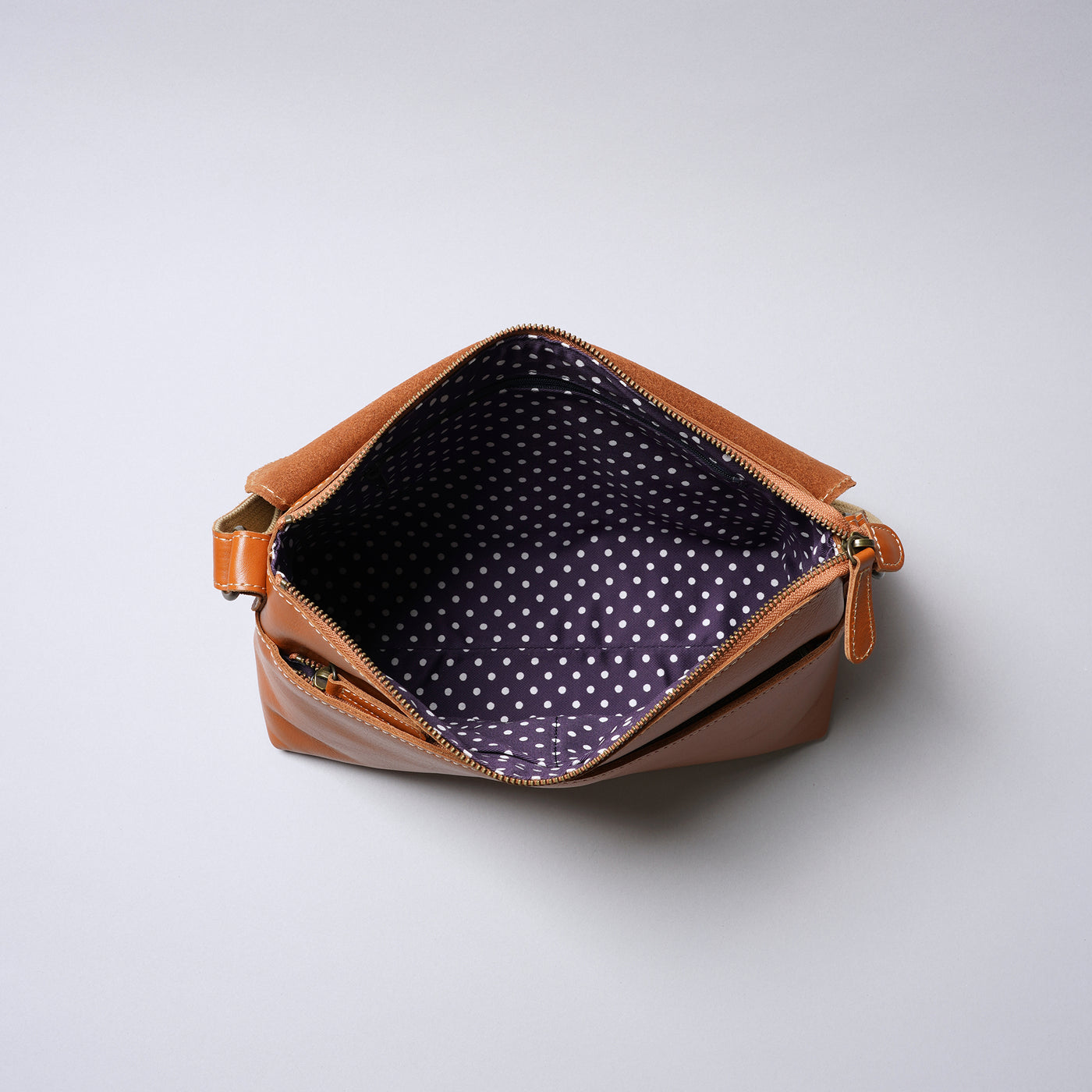 <Laisser Faire> Wolf Shoulder Bag / Chocolate