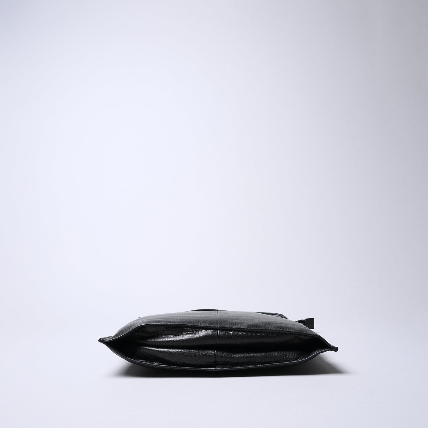 Fika 纖薄型托特包/黑色