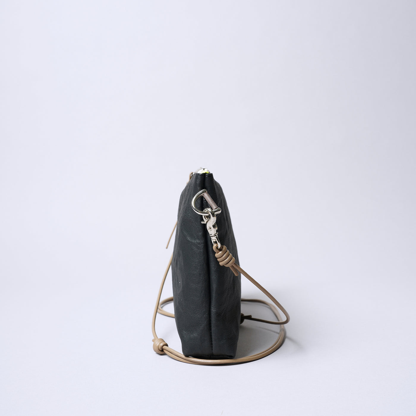 <SENTI FLATTER THE SENSES> Super Lightweight Dyneema Leather 2 Way Sacoche / Black x Camel