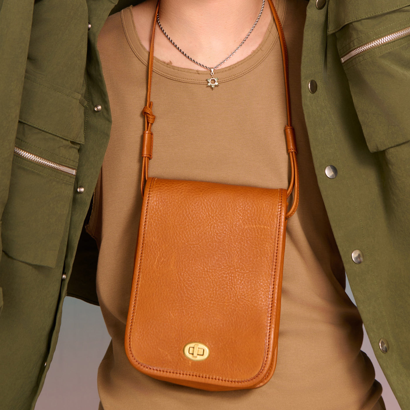 <SLOW> Shoulder bag / brown