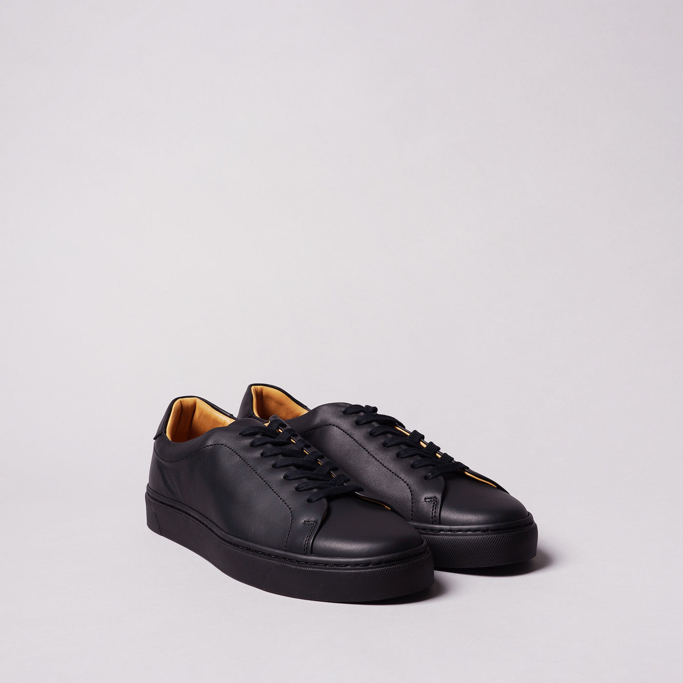 <TOSS> Chester Chester Lace-up Leather Sneakers / Black White