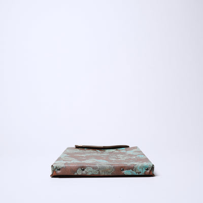 ＜ケウ＞スキニーケース L（11.5inch）/赤銅錆