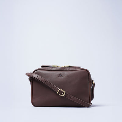 ＜kissora＞Olivenume 迷你斜背包/巧克力色