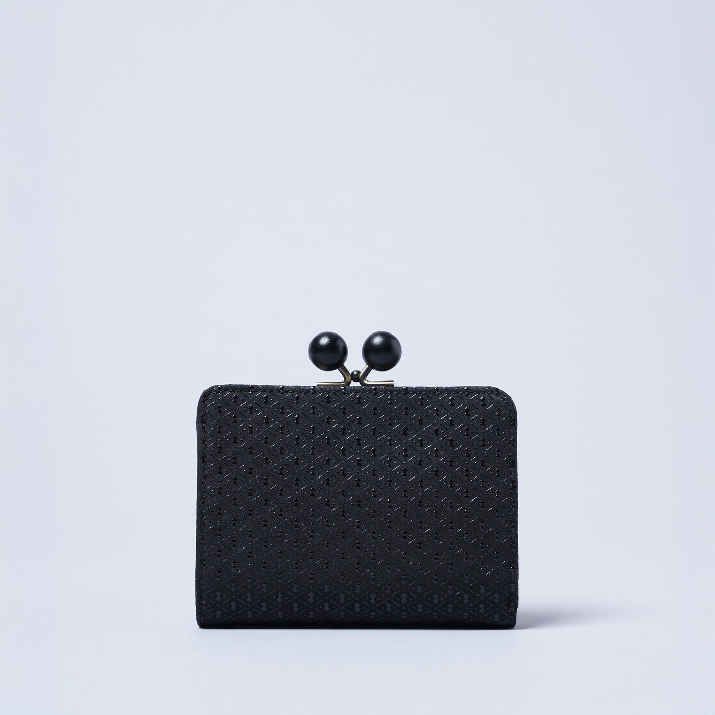 <kissora> Kotoinden Kiss Lock Half Wallet / Kikko (BEG)