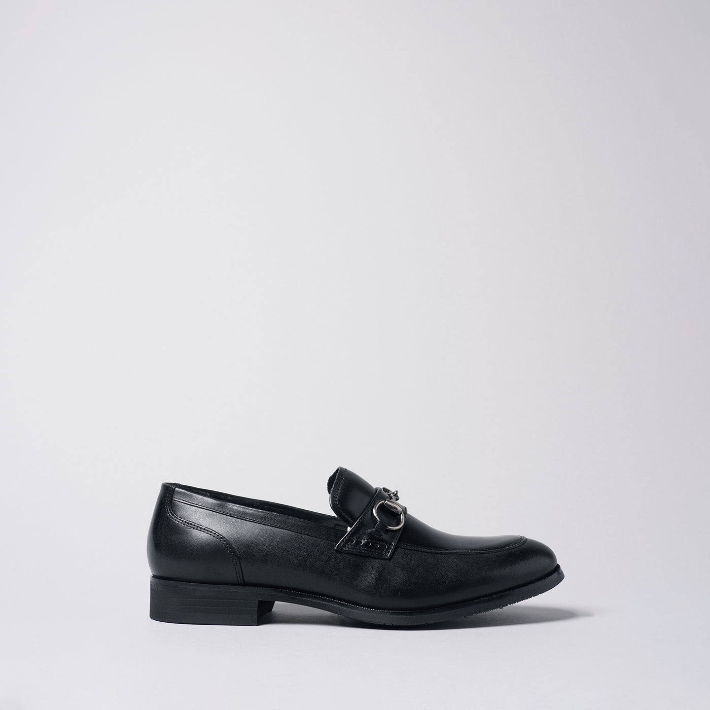 <madras> MODELLO Slip On with Metal Detail / Black