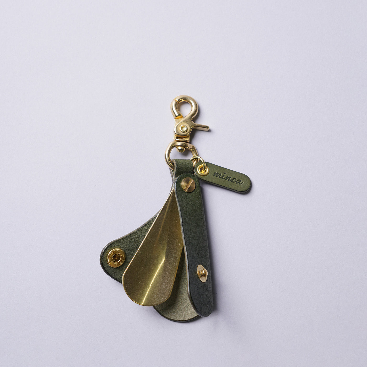 <minca> Brass Shoehorn Key Holder / Chocolate