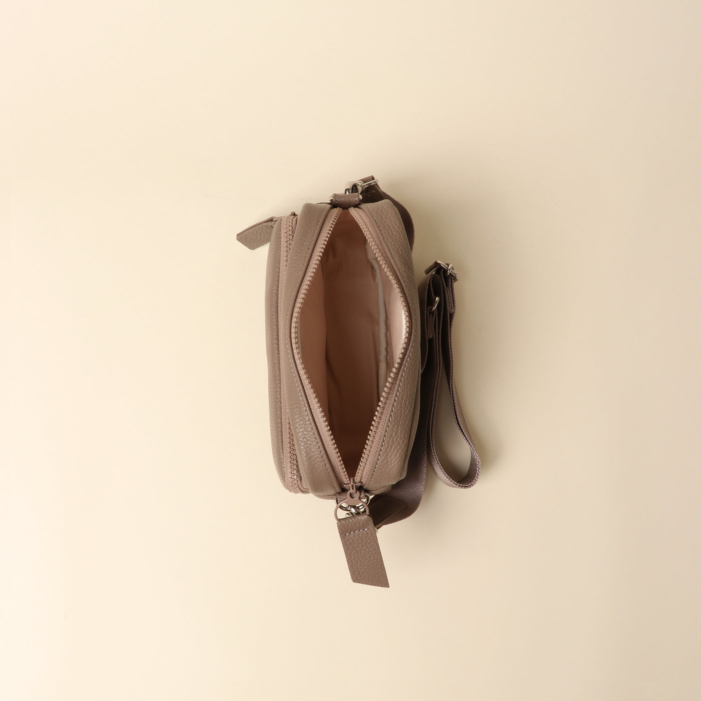 <itten-itten> Leather mini shoulder bag / pale green