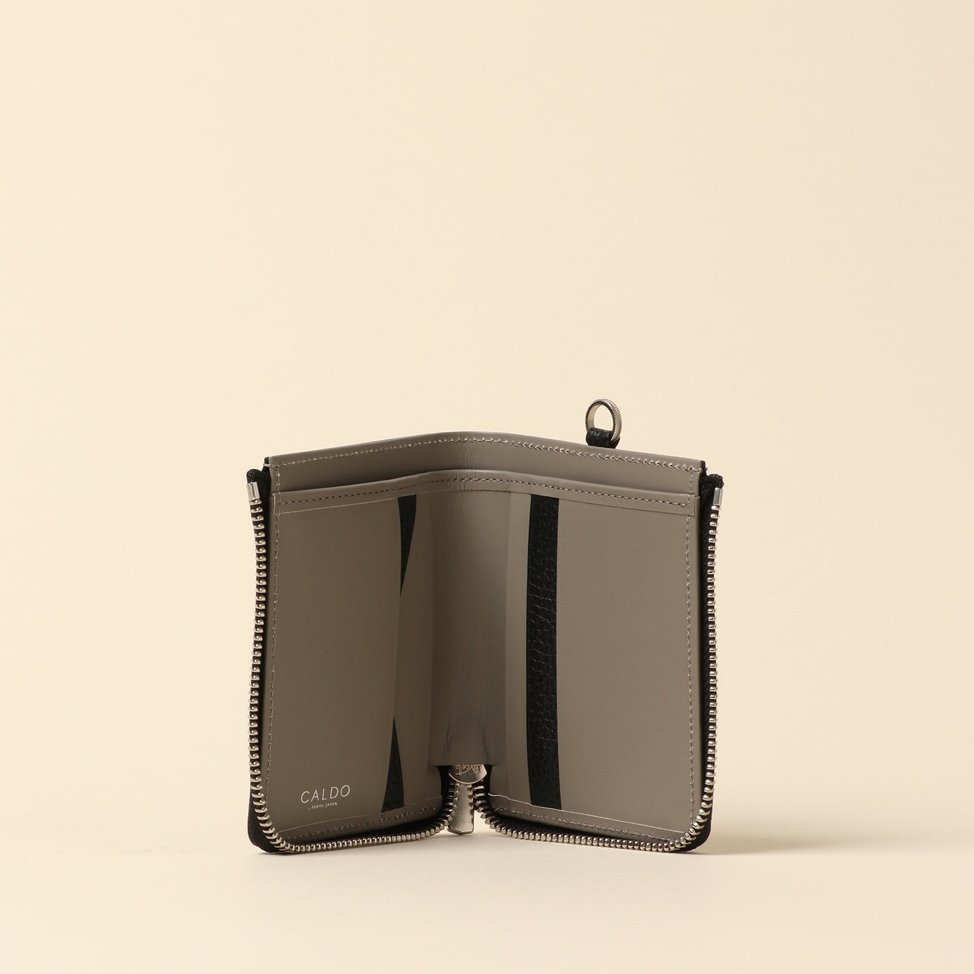 ＜カルドトーキョージャパン＞ CROSSOVER ポケットウォレット/トープベージュ
