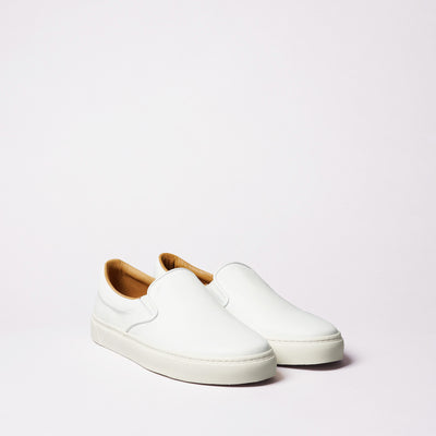 <TOSS> Lance Lance Slip-on Leather Sneaker / White