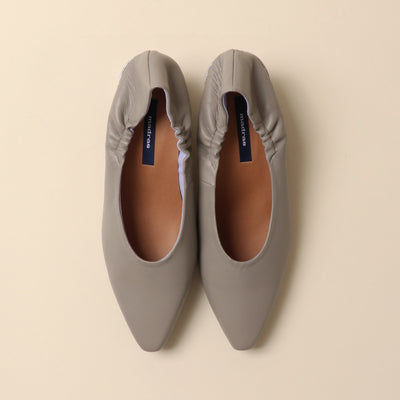 <Madras> Soft conscious petite square pumps / light gray