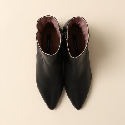 <Madras> Soft conscious ankle gathering short boots / brown